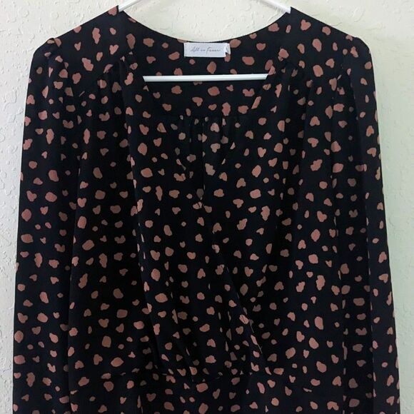Womens All in Favor Blouse Black w/ Pink Polka Dot Long Sleeved V Neck Small GUC - Picture 2 of 9